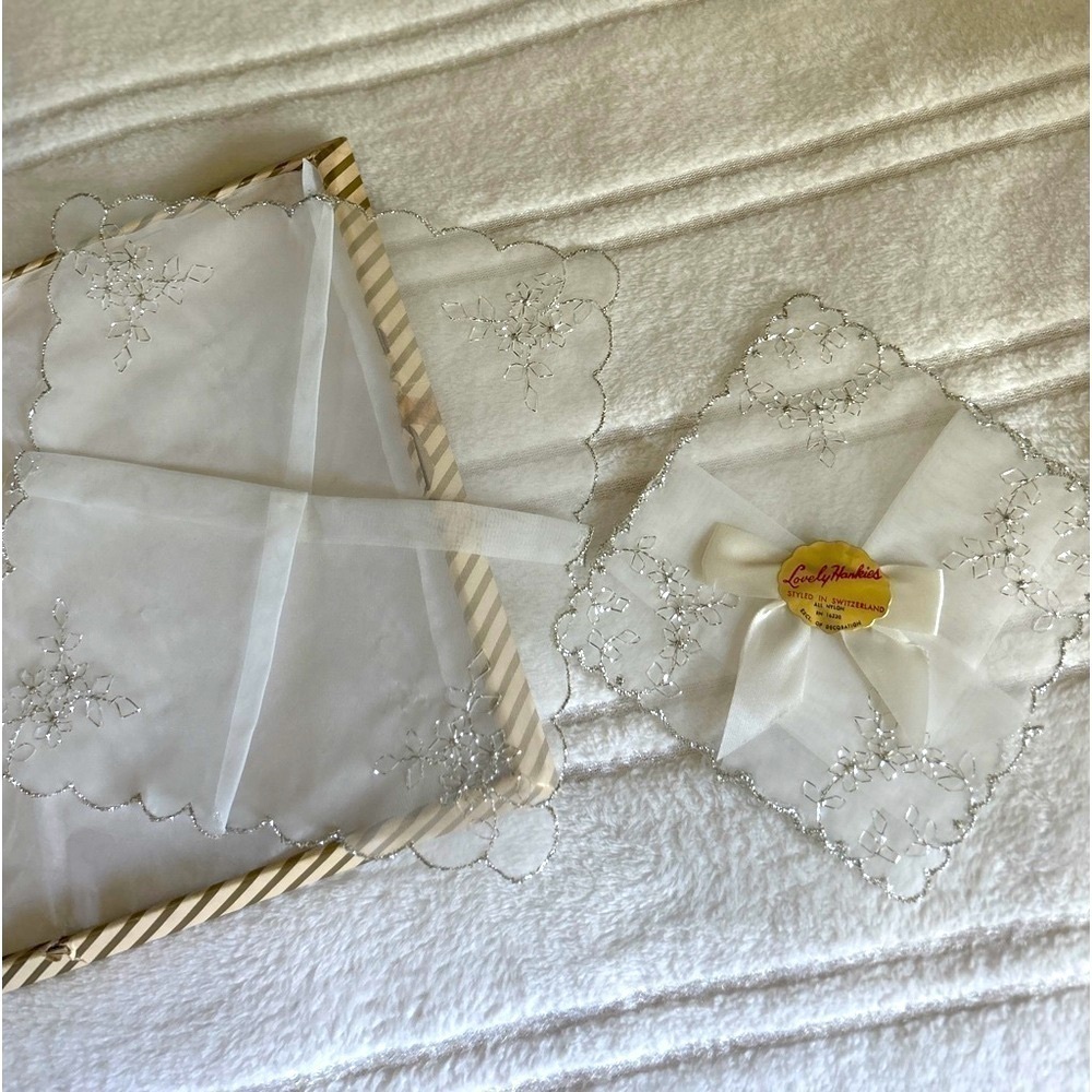 Vintage Switzerland Hankies Handmade Trimmed in Silver Thread Two Sheer … - Picture 8 of 9
